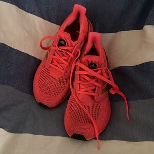 Adidas Preworn PrimeBlue bright orange with gold woman’s size 8